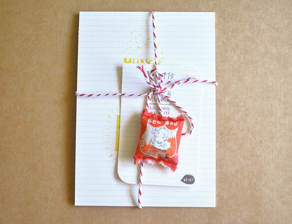 Bee Bee Snack Pin with Postcards Set