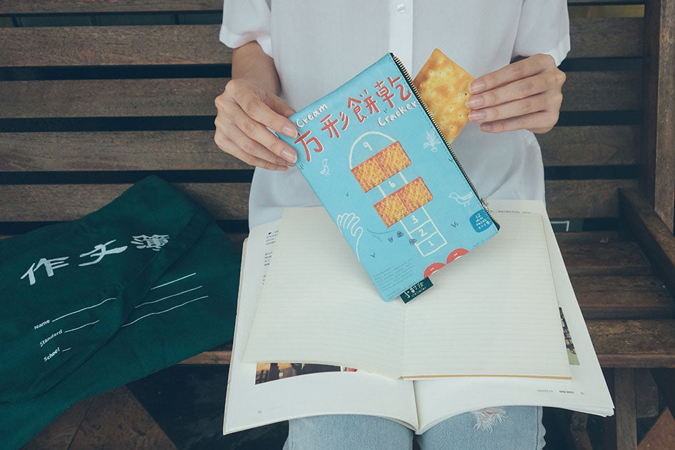 Old-School Snacks - Cream Crackers Pouch